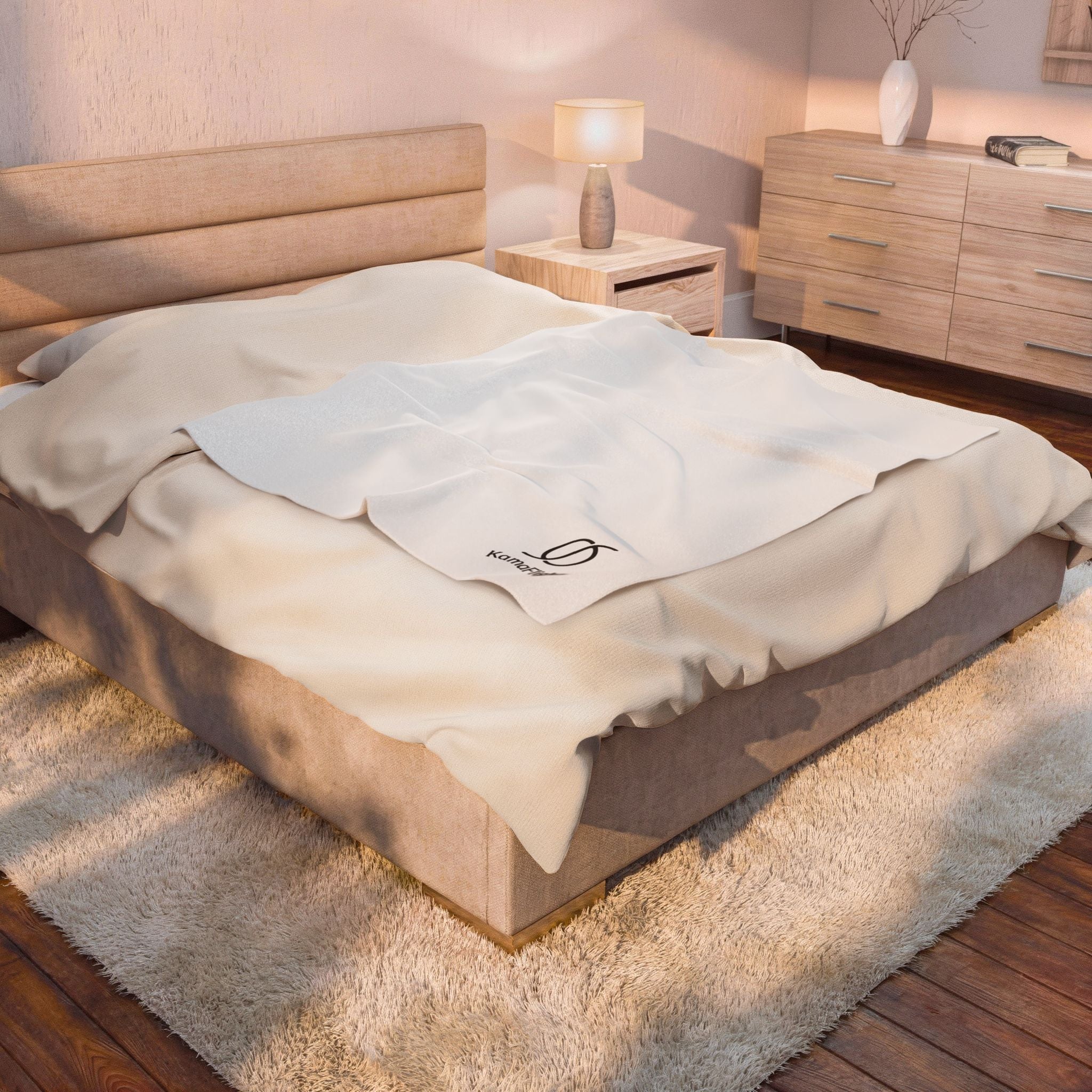 Velveteen Plush Blanket – Cozy White Throw, Logo